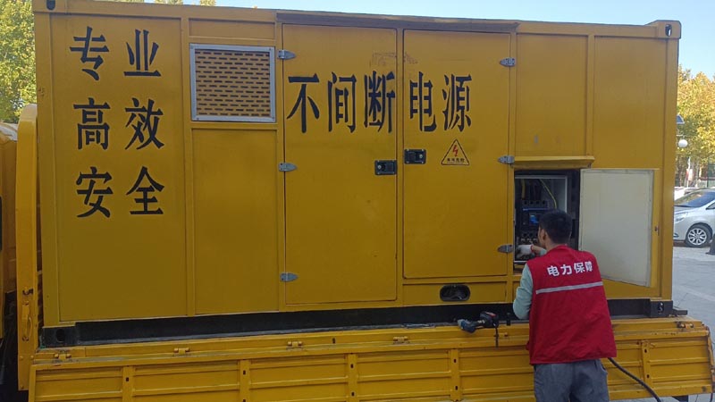 宁乡柴油发电机组和UPS电源配合使用时，如何避免切换过程中的电力中断？